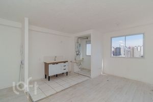 Image 1 - 760312