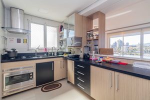 Image 6 - 760677