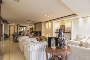 Image 13 - 7832