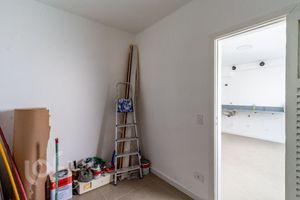 Image 25 - 785832