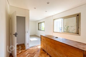 Image 12 - 785832
