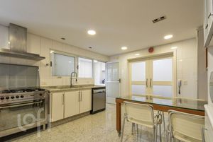 Image 32 - 789652