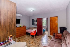 Image 4 - 804784