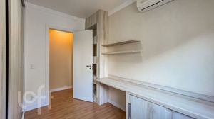 Image 4 - 804834
