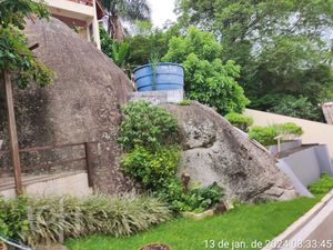 Image 15 - 806248