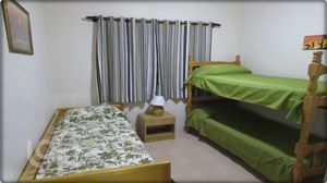 Image 33 - 806248