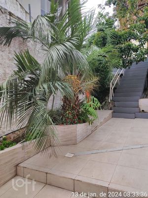 Image 6 - 806248