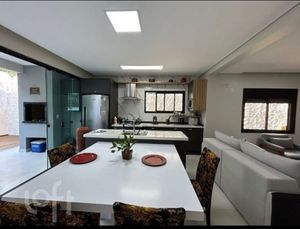 Image 19 - 806305