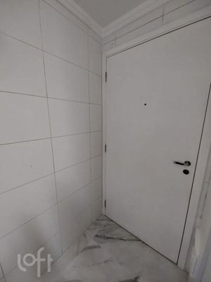 Image 35 - 806418