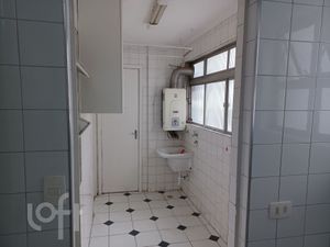 Image 11 - 806447