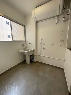 Image 10 - 806462