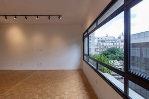 Image 23 - 806522