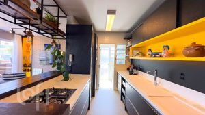Image 1 - 806530