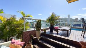 Image 12 - 806530