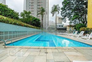 Image 30 - 806608
