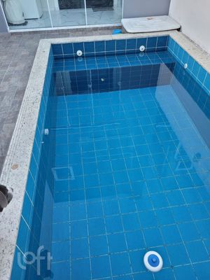 Image 19 - 806706
