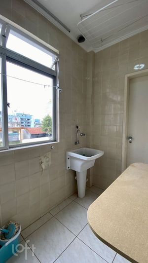 Image 9 - 806725