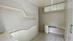 Image 18 - 806734