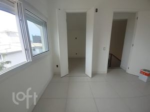 Image 32 - 807405