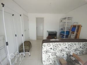 Image 35 - 807405
