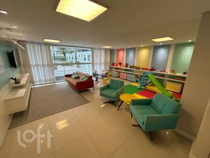 Image 13 - 807476