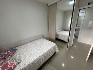 Image 9 - 807476