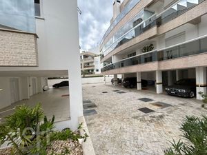 Image 11 - 807476