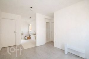 Image 3 - 807512