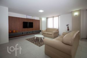 Image 19 - 807657