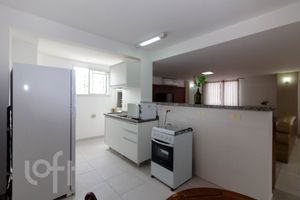 Image 20 - 807657