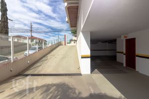 Image 28 - 807657