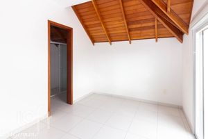 Image 10 - 807664
