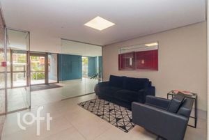 Image 21 - 807680