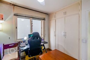 Image 22 - 807725