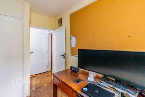 Image 18 - 807725