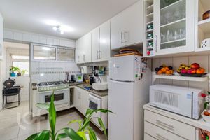 Image 6 - 807725