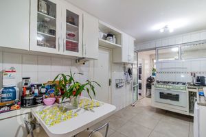 Image 3 - 807725