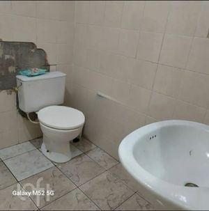 Image 25 - 807796