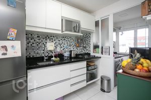 Image 33 - 807811