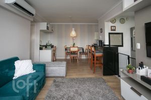Image 29 - 807811