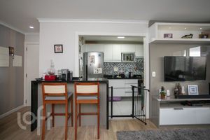Image 27 - 807811