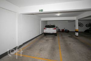 Image 39 - 807811