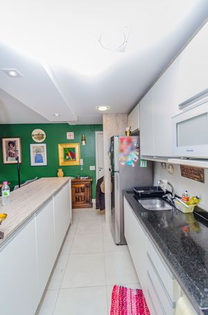 Image 19 - 807903