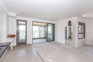 Image 3 - 807949
