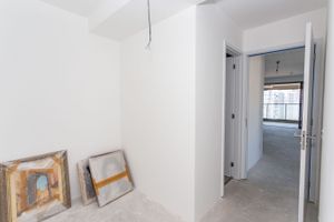 Image 23 - 807949