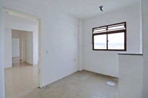 Image 4 - 807956