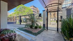 Image 35 - 807966