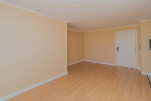 Image 3 - 807968