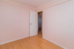 Image 15 - 807968