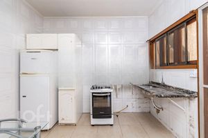 Image 5 - 808119